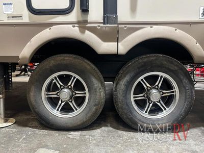2018 Forest River Rockwood Signature Ultra Lite - Photo 5