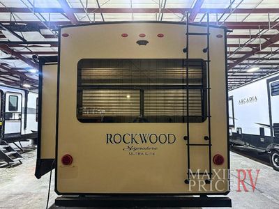 2018 Forest River Rockwood Signature Ultra Lite - Photo 8