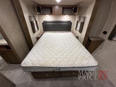2018 Forest River Rockwood Signature Ultra Lite - Photo 23