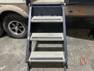 2018 Forest River Rockwood Signature Ultra Lite - Photo 4