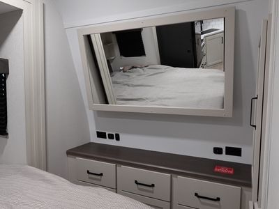 2026 Grand Design Momentum G-Class — photo 10 view