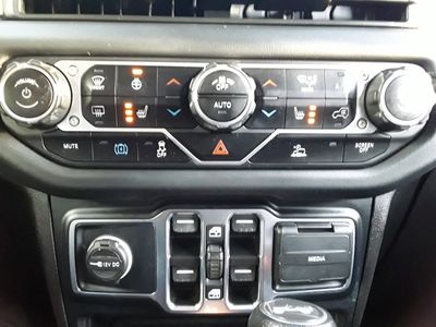 2024 Jeep Wrangler 4xe - Photo 16