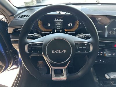 2025 Kia K5 - Photo 11