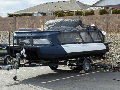2026 Sea-Doo Switch Cruise™ 21 - 300 hp - Tech Painted — front three-quarter view