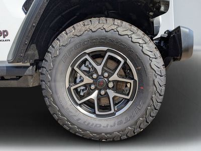 2026 Jeep Wrangler — photo 10 view