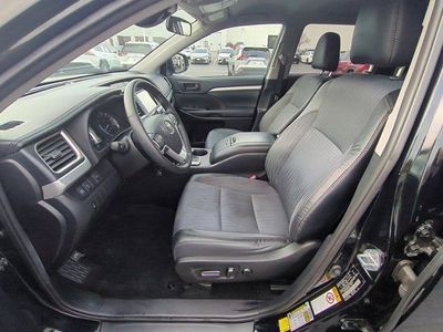 2019 Toyota Highlander — photo 8 view