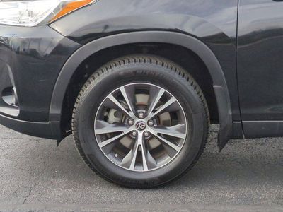2019 Toyota Highlander — photo 7 view