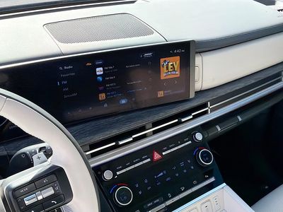 2025 Hyundai Santa Fe — photo 27 view