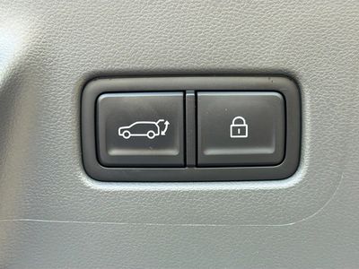 2025 Hyundai Santa Fe — photo 12 view