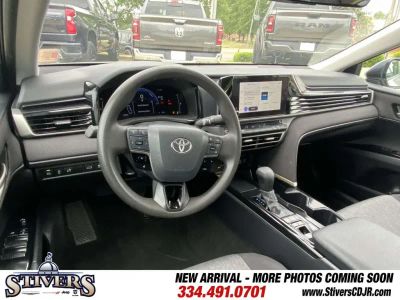 2025 Toyota Camry - Photo 15