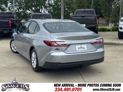 2025 Toyota Camry - Photo 6