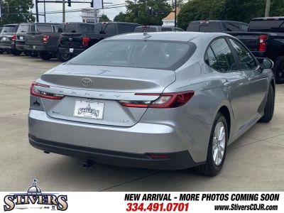 2025 Toyota Camry - Photo 9