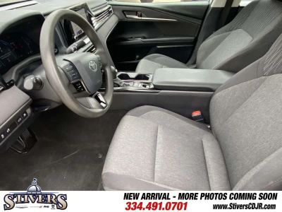 2025 Toyota Camry - Photo 17