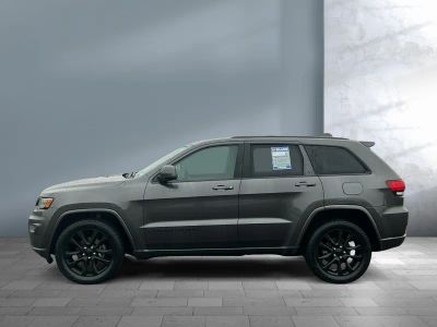 2020 Jeep Grand Cherokee — rear three-quarter view