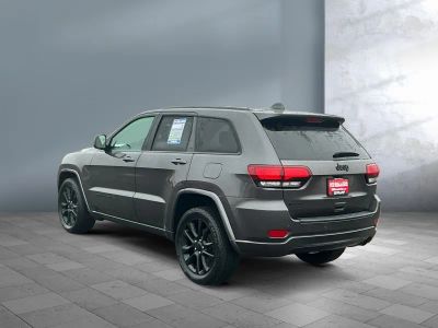 2020 Jeep Grand Cherokee — interior view