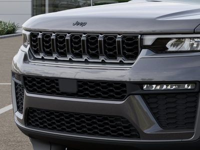 2026 Jeep Grand Cherokee — photo 11 view