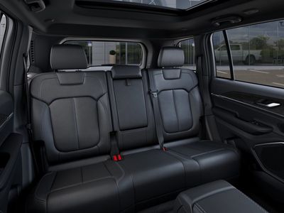 2026 Jeep Grand Cherokee — photo 15 view