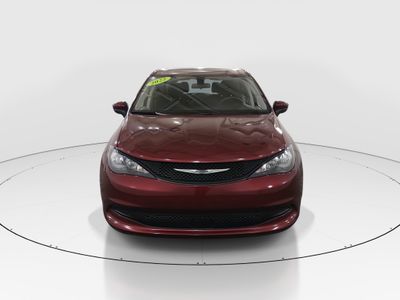 2022 Chrysler Voyager - Photo 2