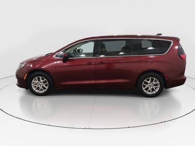 2022 Chrysler Voyager - Photo 4