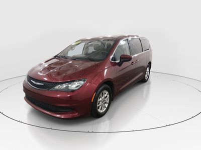 2022 Chrysler Voyager - Photo 3