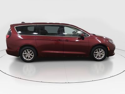 2022 Chrysler Voyager - Photo 8