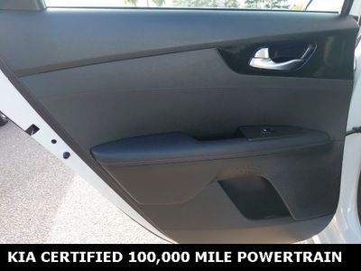 2024 Kia Forte - Photo 23
