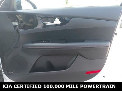 2024 Kia Forte - Photo 25