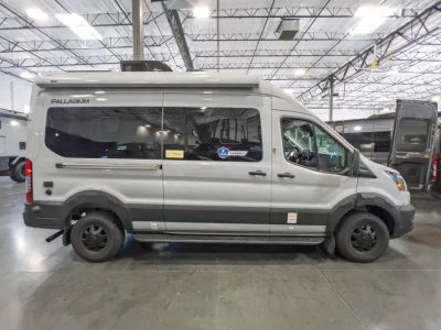 2027 Thor Motor Coach PALLADIUM — photo 16 view