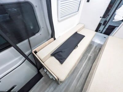 2027 Thor Motor Coach PALLADIUM — photo 12 view
