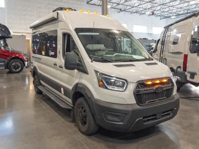 2027 Thor Motor Coach PALLADIUM — front three-quarter view