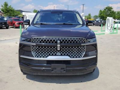 2025 Lincoln Navigator — detail view