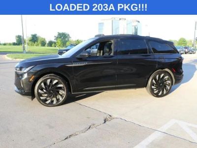 2024 Lincoln Nautilus — side profile view