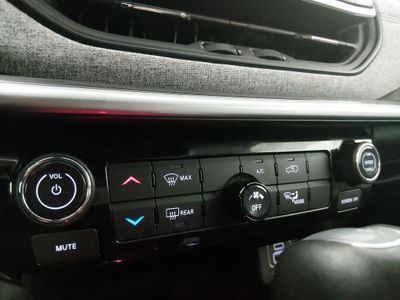 2024 Jeep Compass — photo 18 view