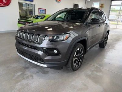 2022 Jeep Compass Limited 4x4 in Granite Crystal Metallic Clearcoat — front three-quarter view