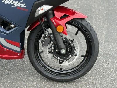 2026 Kawasaki Ninja 500 ABS Metallic Matte Twilight Blue - Photo 15