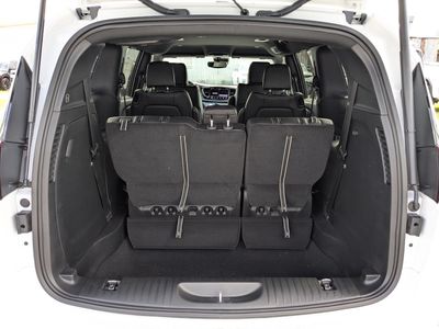 2026 Chrysler Pacifica — photo 12 view