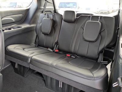 2026 Chrysler Pacifica — photo 15 view