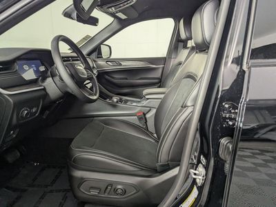2026 Jeep Grand Cherokee - Photo 9