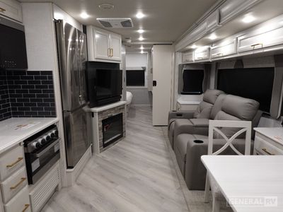 2026 Fleetwood Bounder - Photo 5