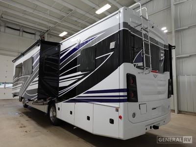 2026 Fleetwood Bounder - Photo 4