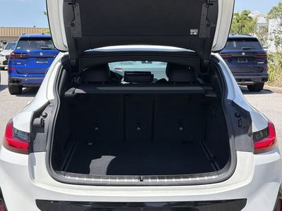2022 BMW X4 — photo 11 view