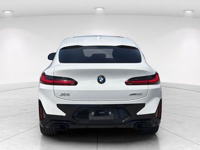 2022 BMW X4 — detail view