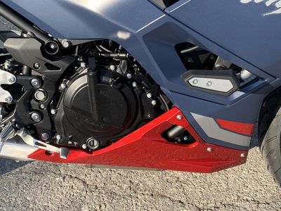2026 Kawasaki Ninja 500 ABS Metallic Matte Twilight Blue — photo 11 view
