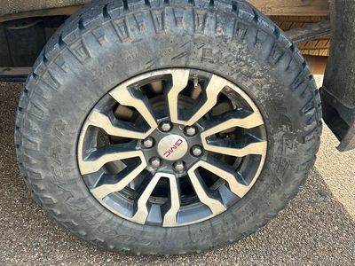 2019 GMC Sierra 1500 — rear three-quarter view