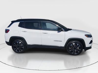 2023 Jeep Compass — photo 8 view