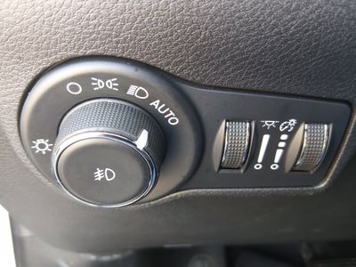 2023 Jeep Compass — photo 13 view