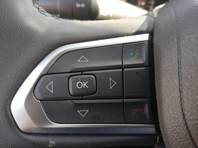2023 Jeep Compass — photo 12 view