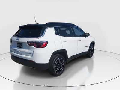 2023 Jeep Compass — photo 7 view
