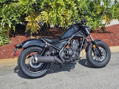 2025 Honda Rebel 300 - Photo 10