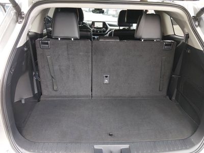 2024 Toyota Highlander — photo 11 view